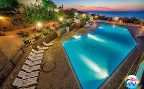 Baia Calavà Hotel e Residence